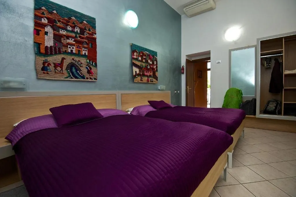 Guesthouse Il Gong Rzym 2*,  Włochy