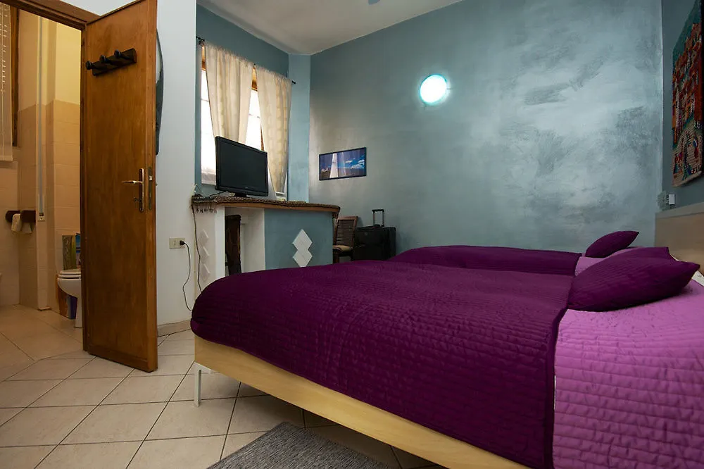Guesthouse Il Gong Rome 2*,